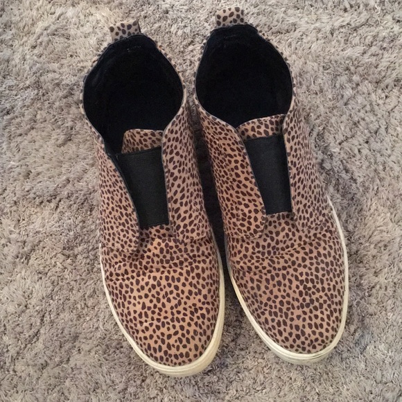 universal thread leopard sneakers